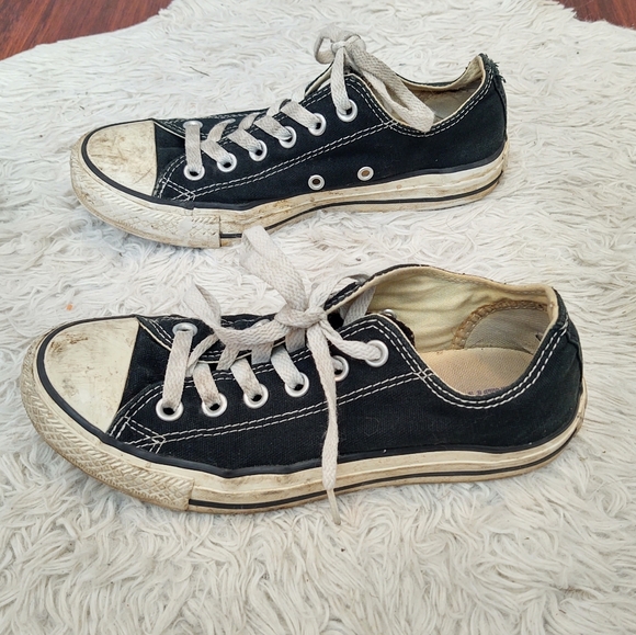 Well Worn Converse All Star Chuck Taylor Low Tops Black - Picture 3 of 5